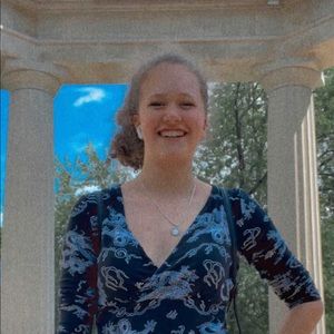 Meet your Posher, Caroline